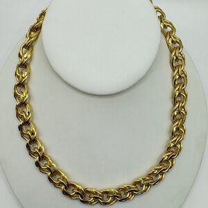 Trifari vintage gold tone chunky mob wife chain necklace
